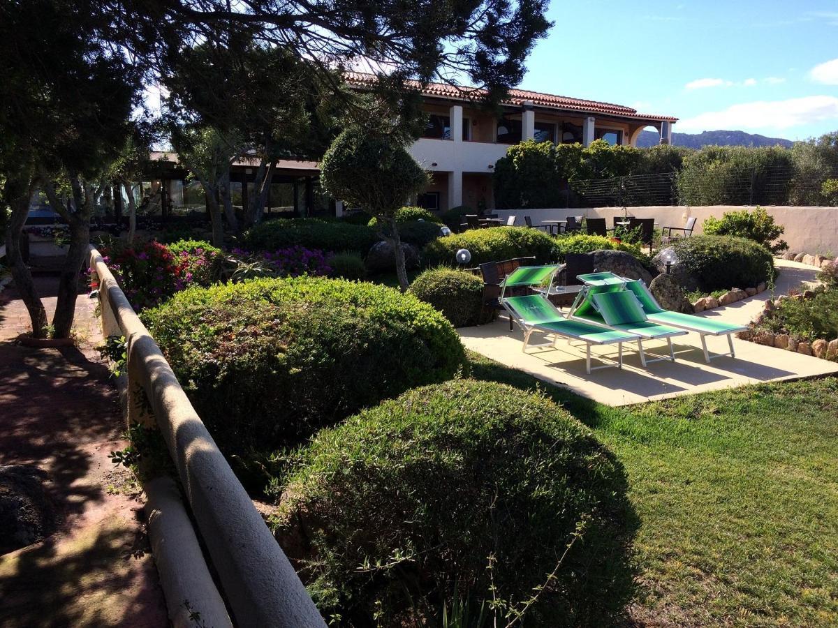 Hotel Villa Gemella Baja Sardinia Exterior photo